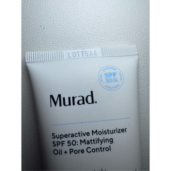 Murad Superactive Moisturizer SPF 50: Mattifying Oil + Pore Control - Picture 4 of 5